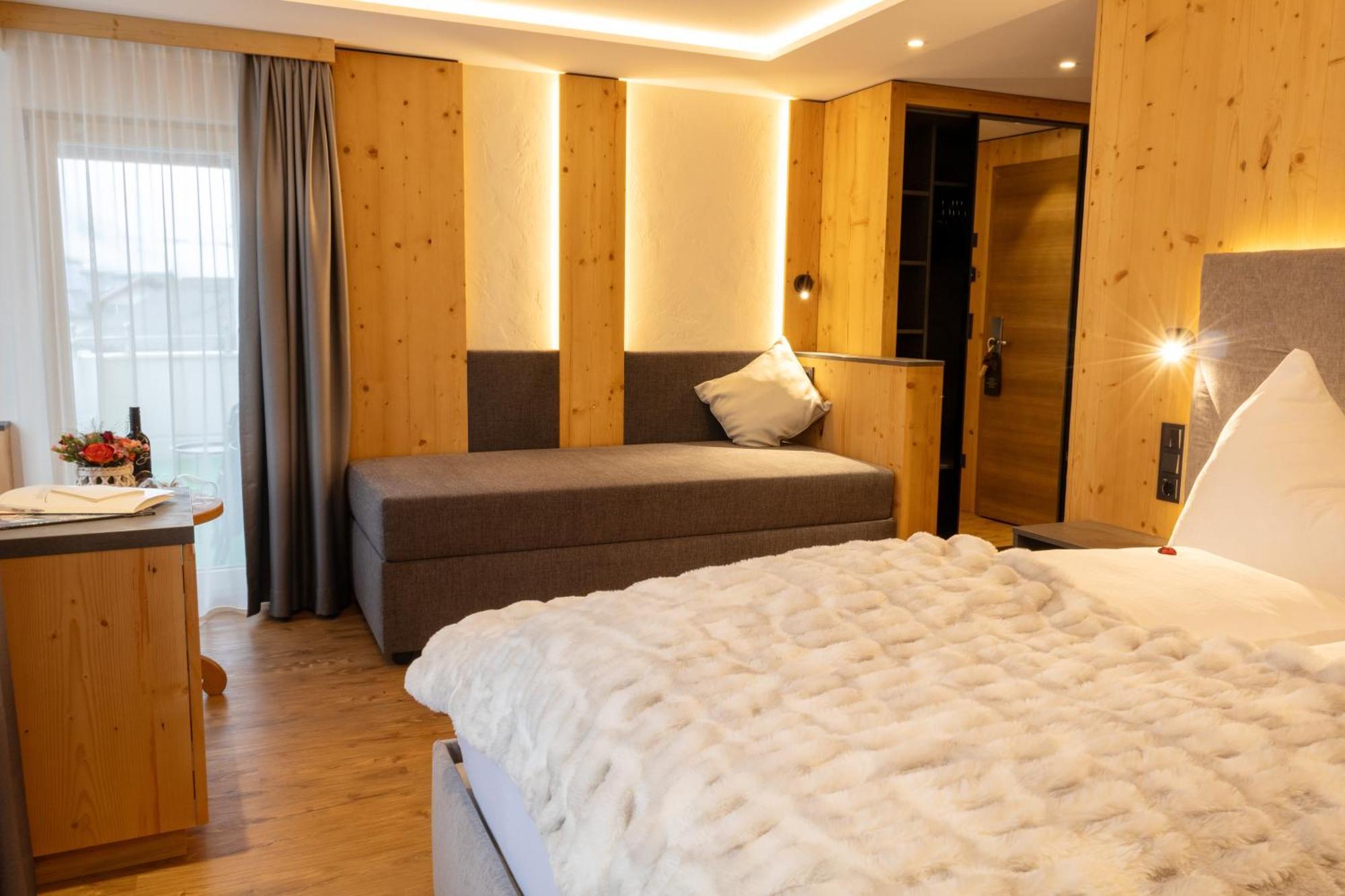 Eggerstueberl Hotel Ischgl Ngoại thất bức ảnh