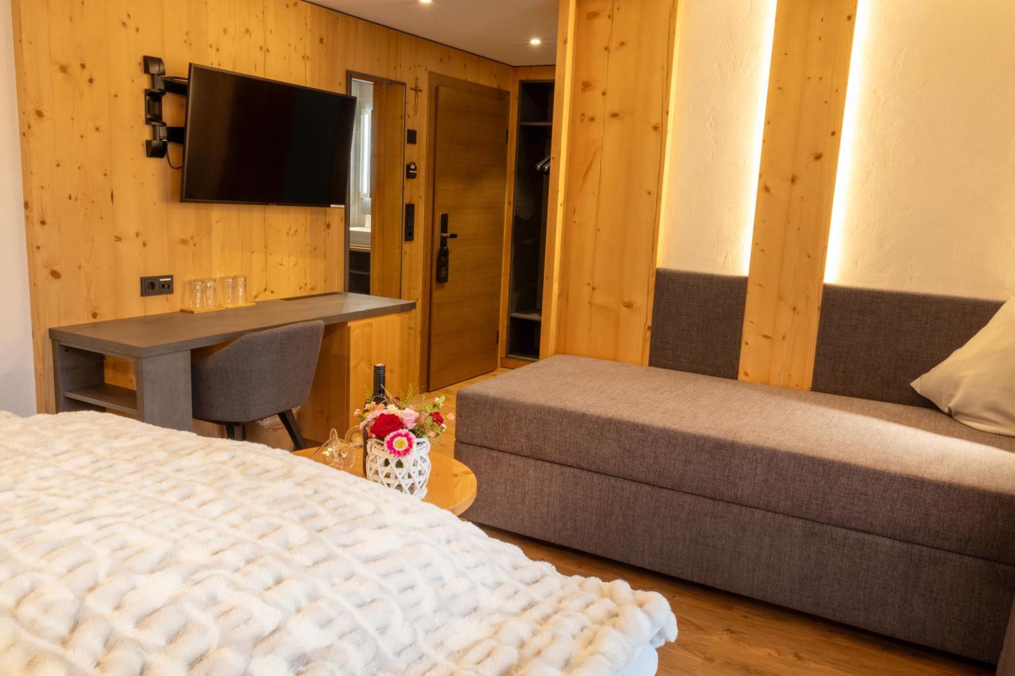 Eggerstueberl Hotel Ischgl Ngoại thất bức ảnh